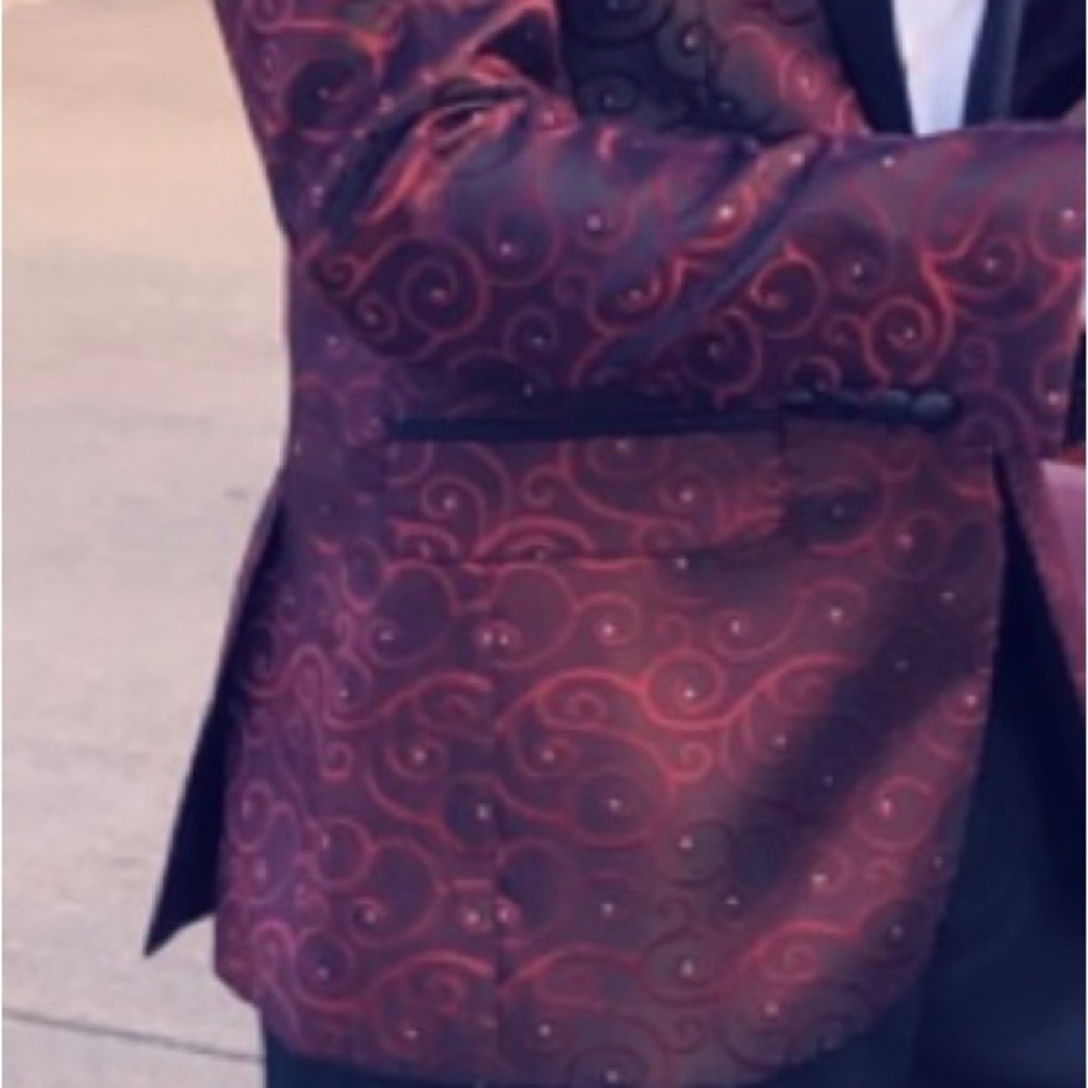 Blazer - Picture 2 of 2